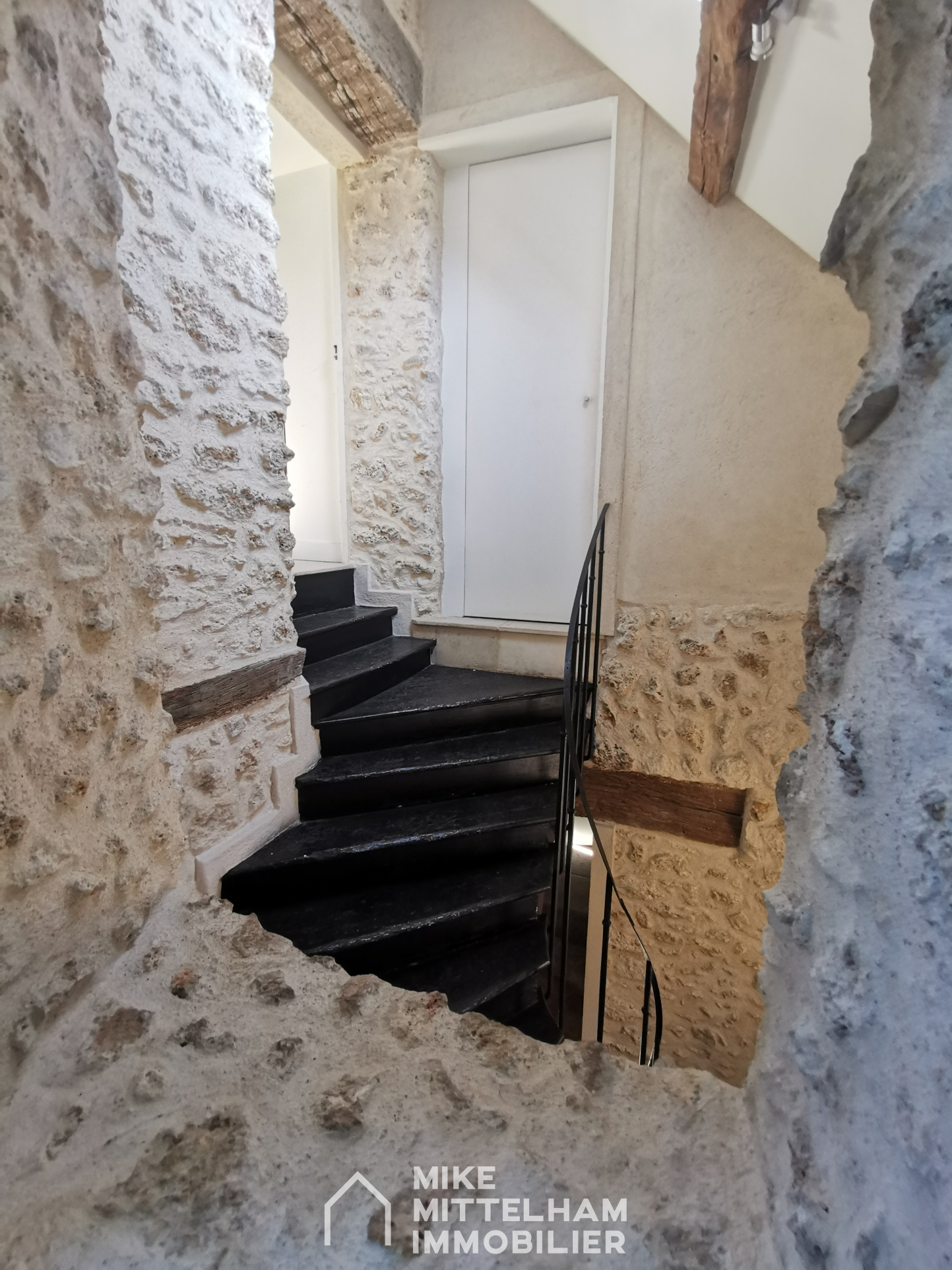 vente HYPER CENTRE MONTFORT L'AMAURY - MAISON HISTORIQUE ...
